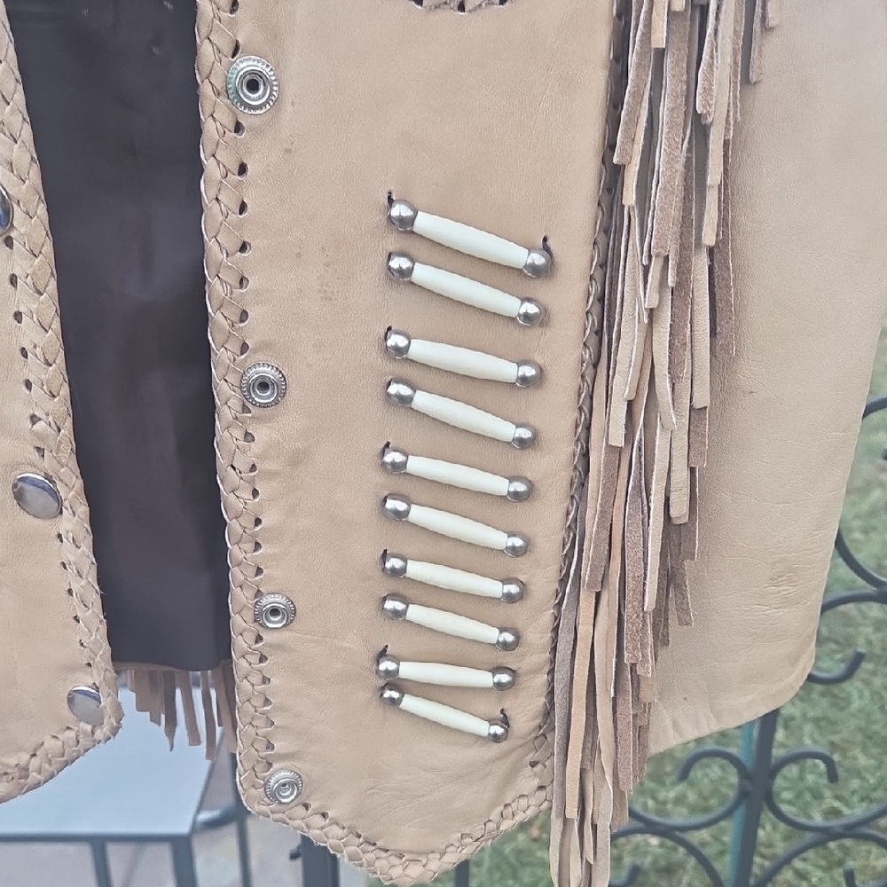 Beige Leather Vest with Fringe. - Picture 4 of 7